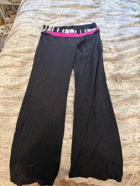 lululemon athletica Black Leggings with Pink and White-Striped Waistband